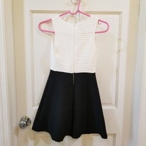 Black/White girls dress with necklace